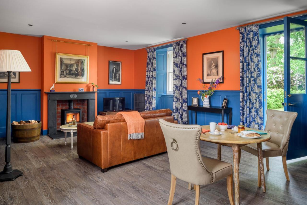 Meikleour Arms Hotel & Restaurant Екстер'єр фото