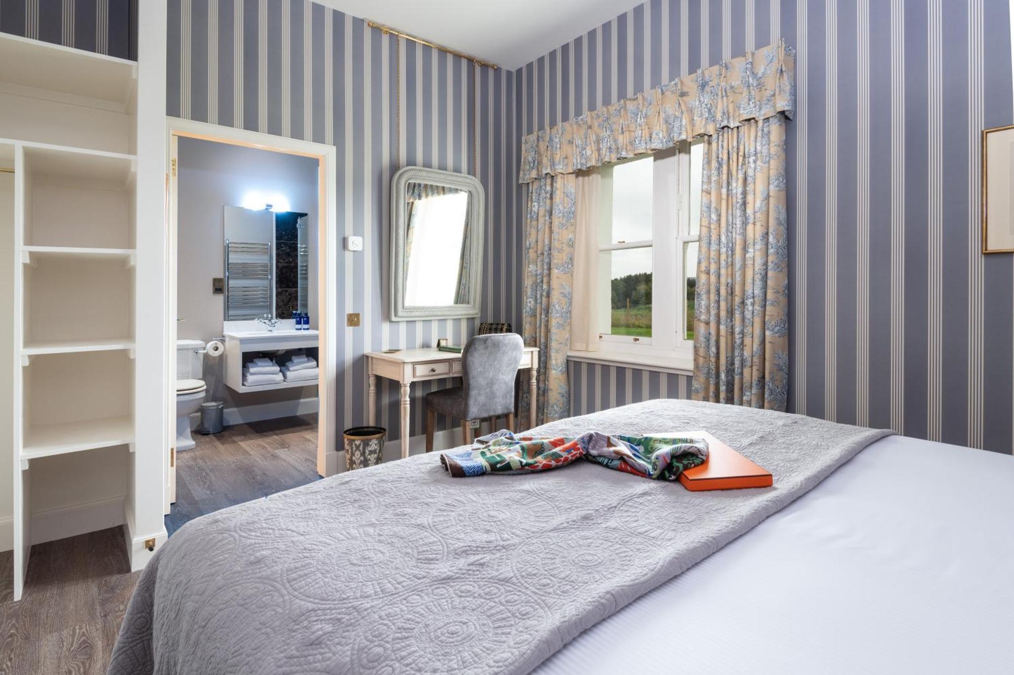 Meikleour Arms Hotel & Restaurant Екстер'єр фото