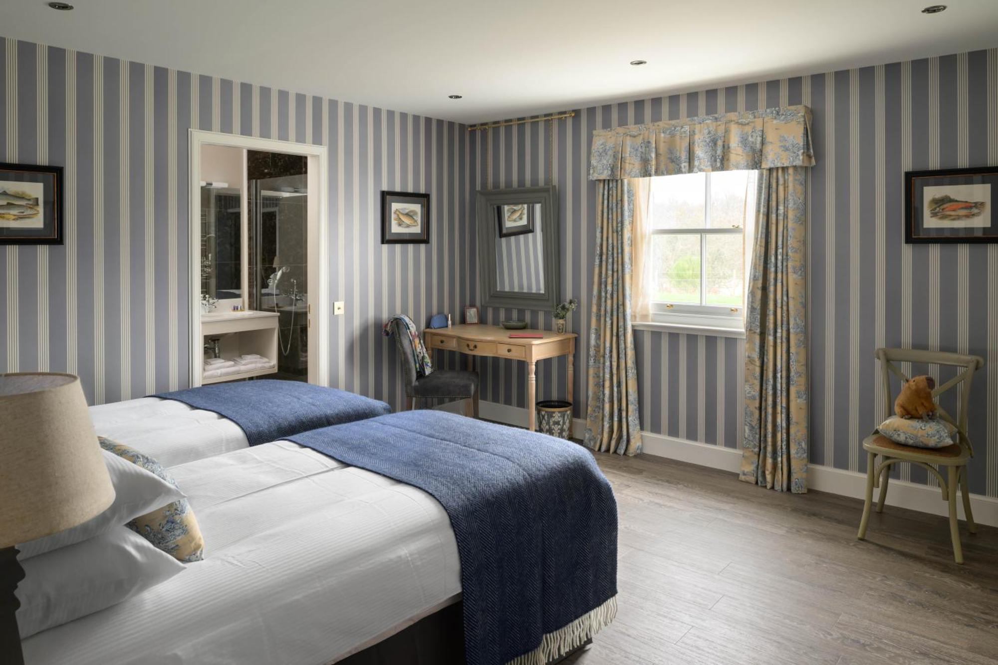 Meikleour Arms Hotel & Restaurant Екстер'єр фото